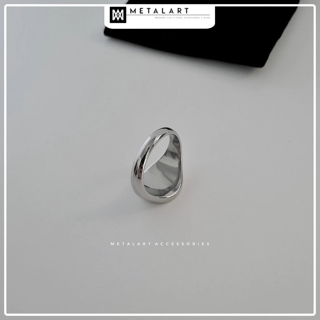 UNISEX ROUND SIGNET RING