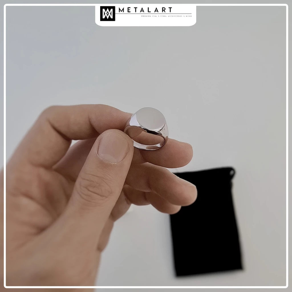 UNISEX ROUND SIGNET RING