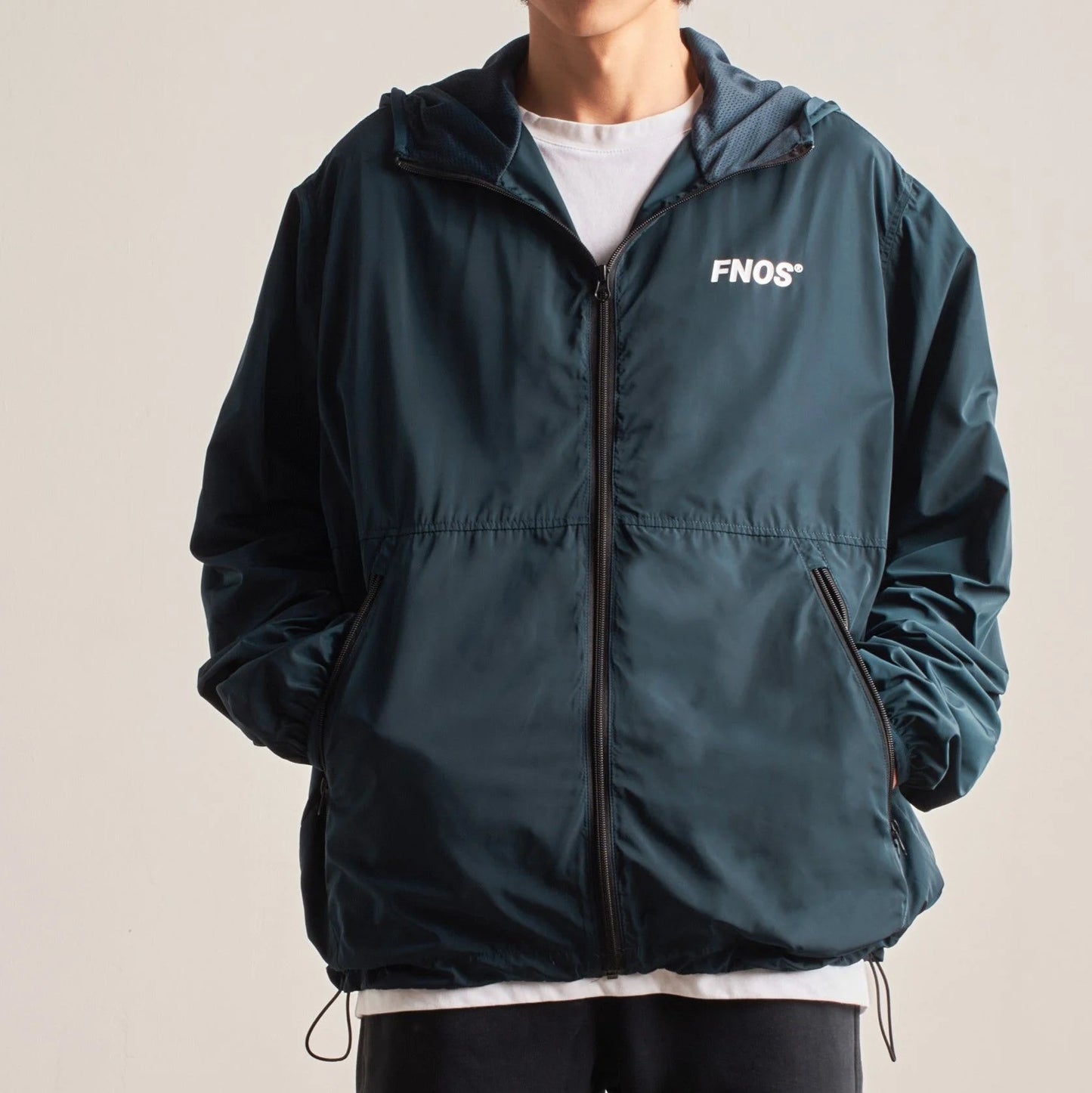 FNOS LOGO HOODED WINDBREAKER